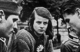 Read more about the article מישהו היה צריך להתחיל – סופי שול